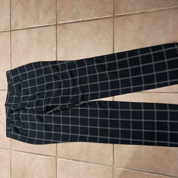 Banana Republic size 2 black pants - Picture 6 of 10